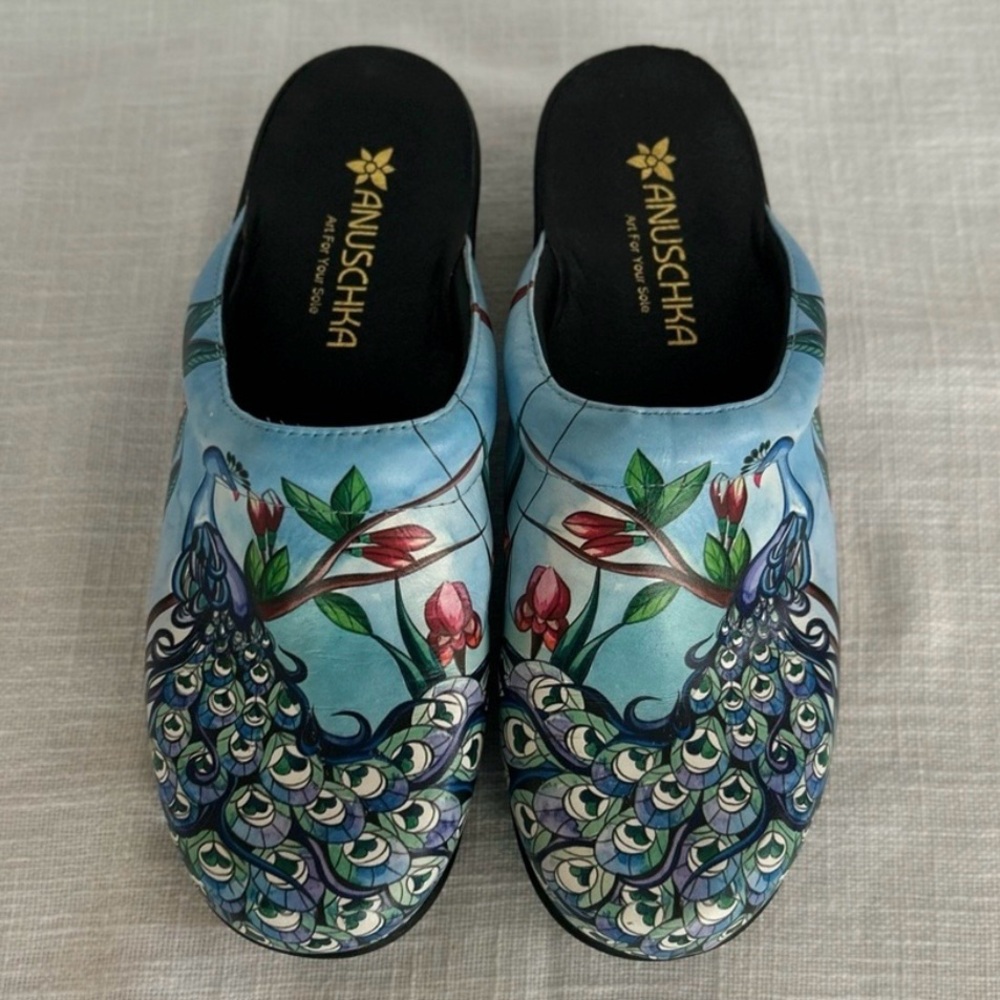 Anuschka  SZ 7 Light Blue Hand-Painted Peafowl peacock Slip-On Clogs